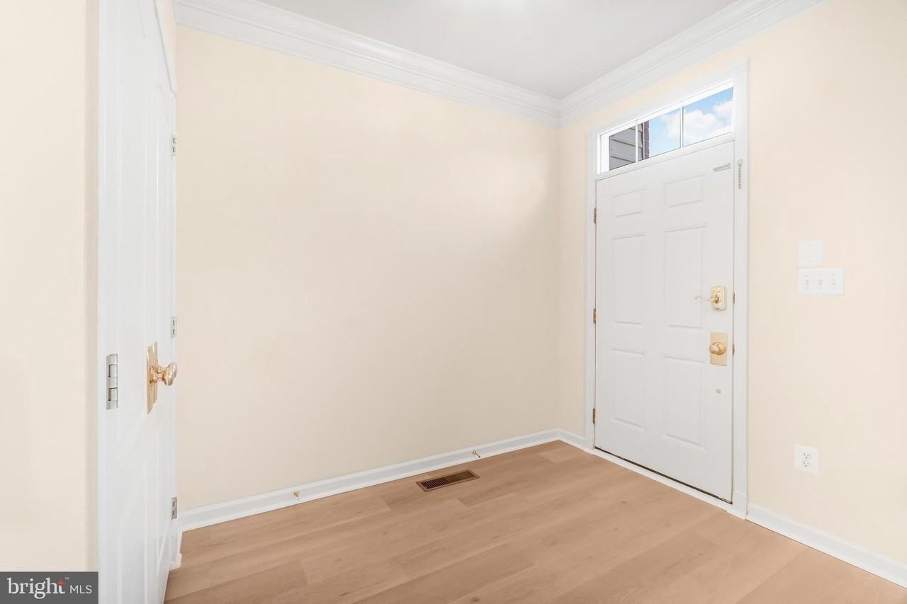 43729 Stoke Chapel Ter - Photo 4 of 46
