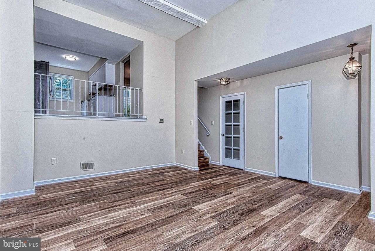 8467 Ivy Glen Ct - Photo 2 of 45