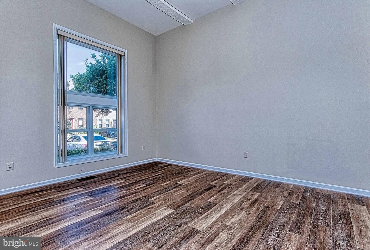 8467 Ivy Glen Ct - Photo 7 of 45