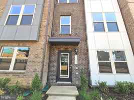 featured image of Agate Ln