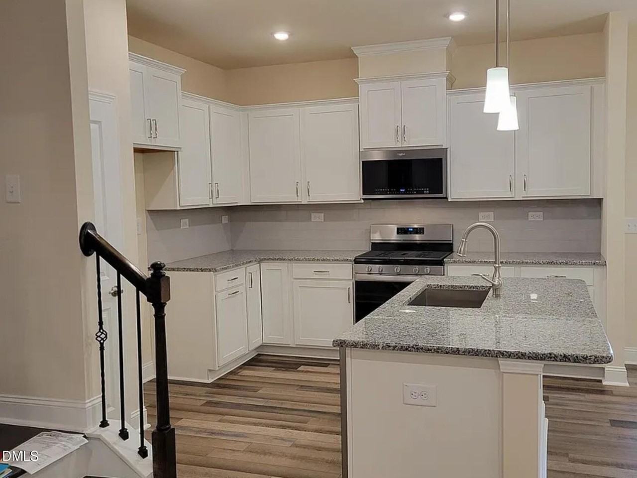 1178 Citadel Ave - Photo 3 of 5