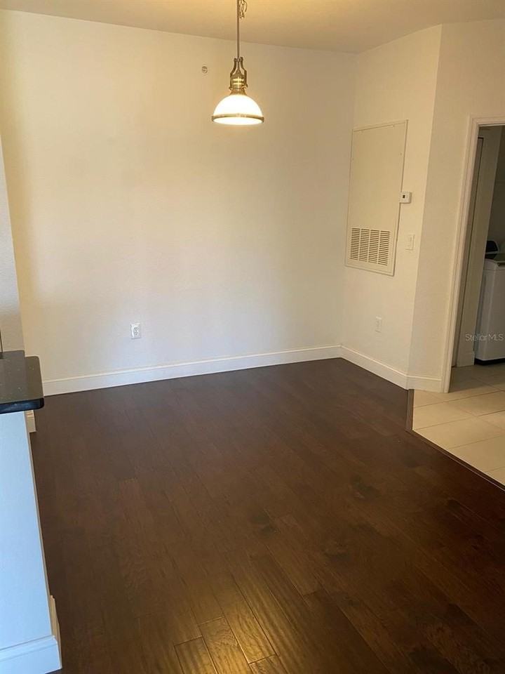 5475 Vineland Rd #8311 - Photo 4 of 17