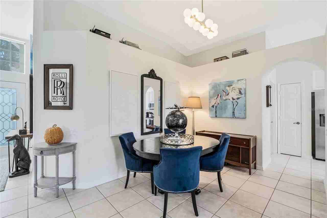 4713 Windsor Ave - Photo 5 of 37
