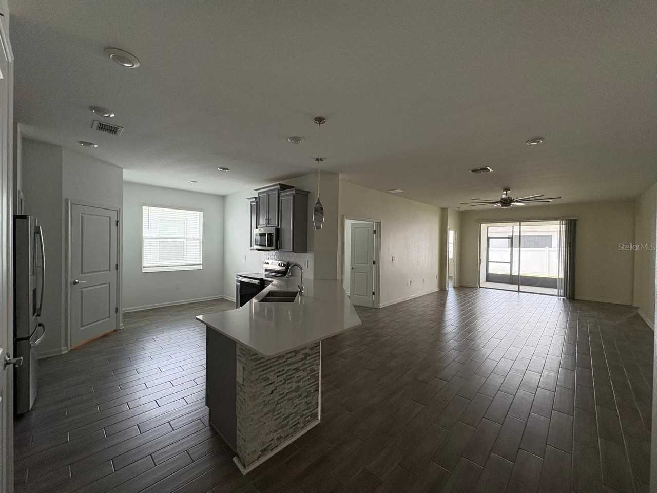 2710 Slash Way - Photo 2 of 24