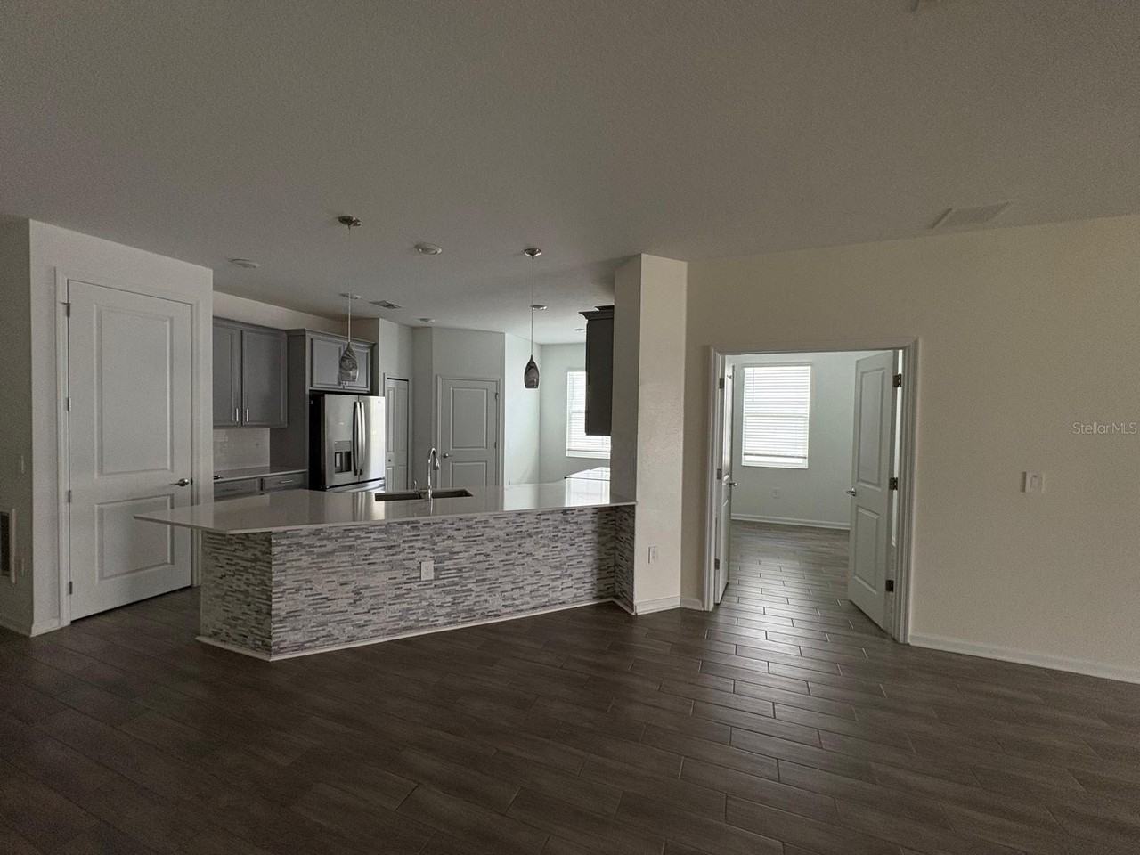 2710 Slash Way - Photo 3 of 24