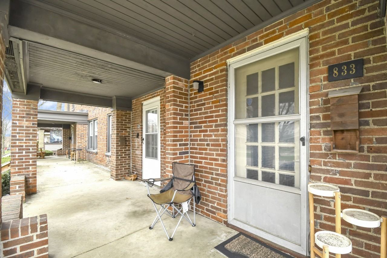 827 Northwest Blvd #827 - Photo 7 of 21