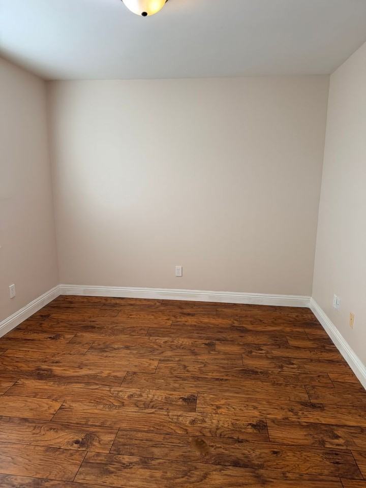 1377 Monserate Ave - Photo 2 of 9