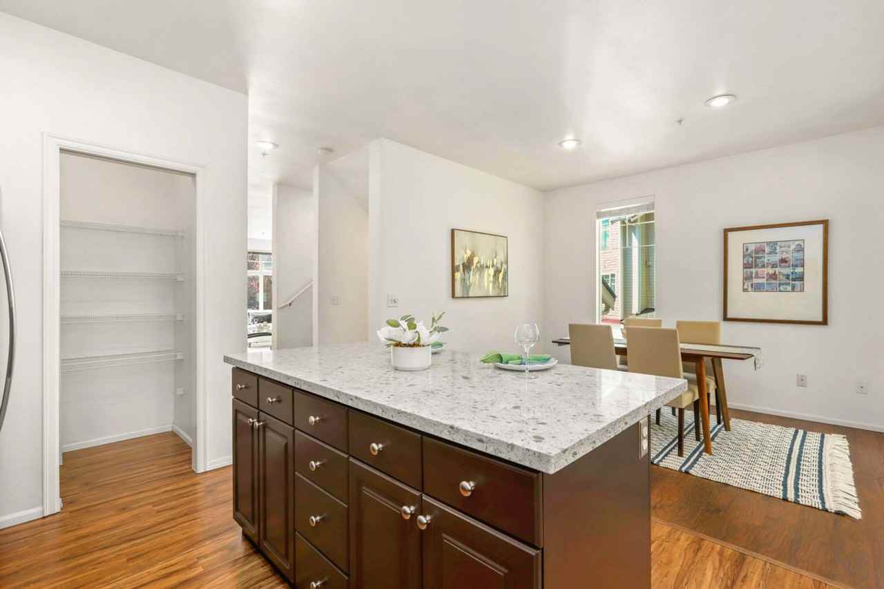 13000 Admiralty Way - Photo 2 of 44