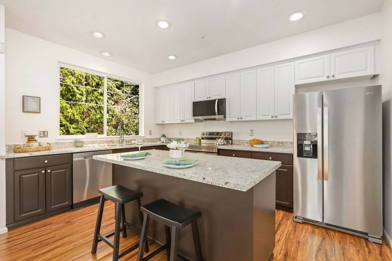 13000 Admiralty Way - Photo 3 of 44