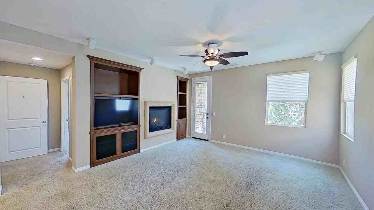 32 Meridian Dr - Photo 4 of 29