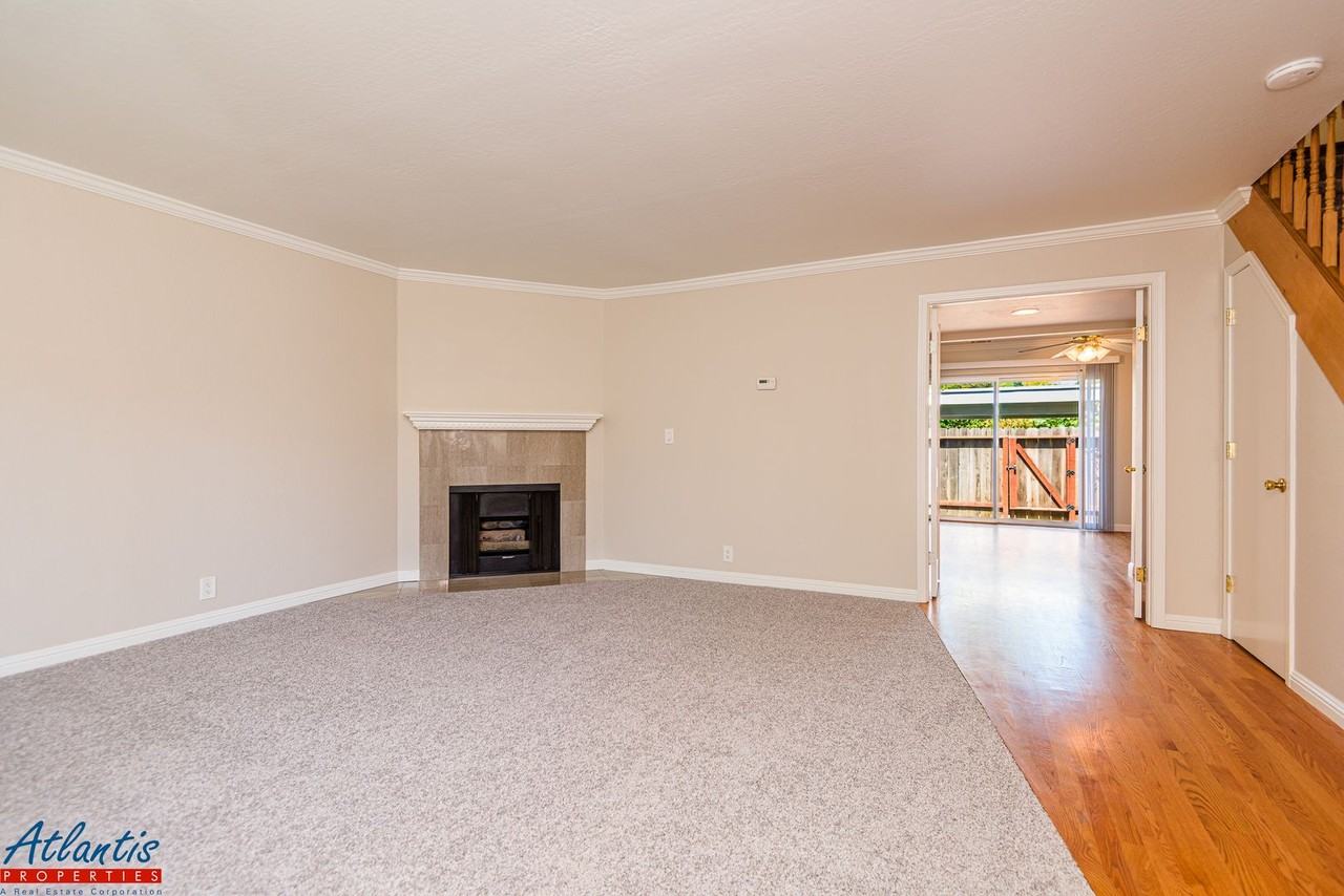 457 Oak Ave - Photo 3 of 25