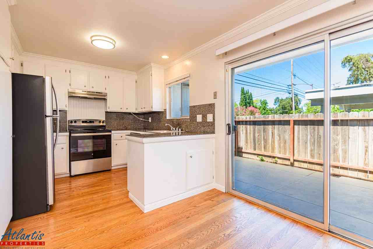 457 Oak Ave - Photo 5 of 25