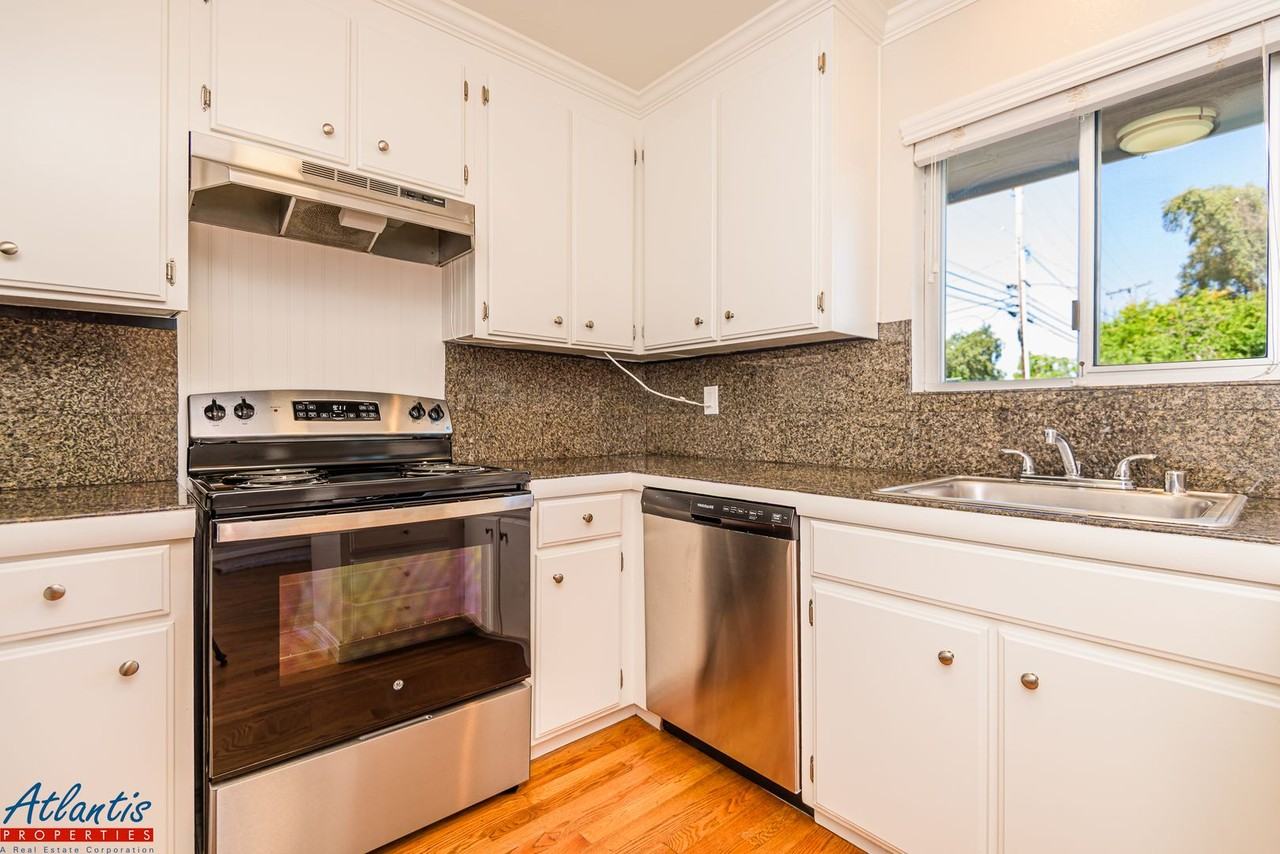 457 Oak Ave - Photo 6 of 25