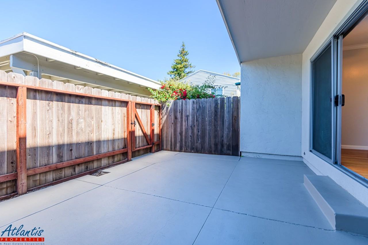 457 Oak Ave - Photo 7 of 25