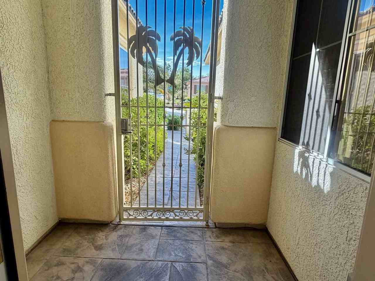 10385 Brillare Ave - Photo 4 of 40