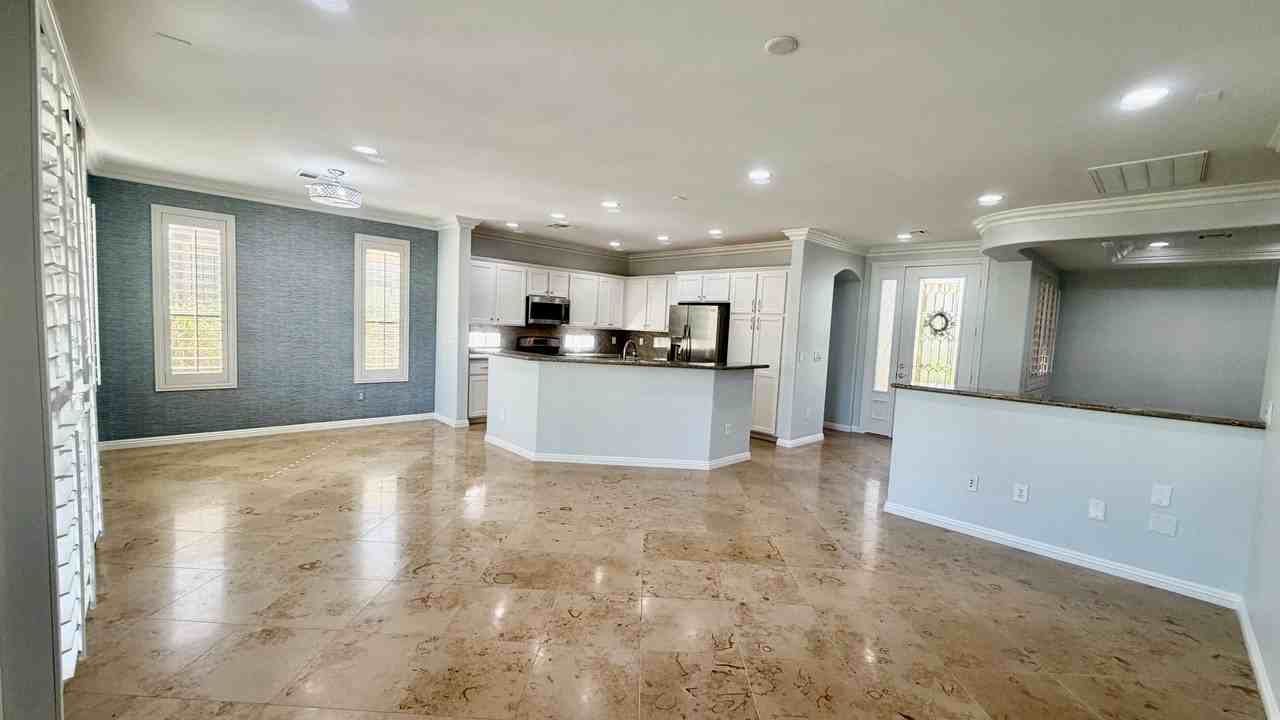 10385 Brillare Ave - Photo 6 of 40