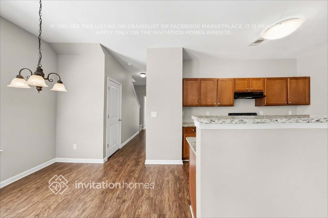 439 Village Broad St - Photo 6 of 22