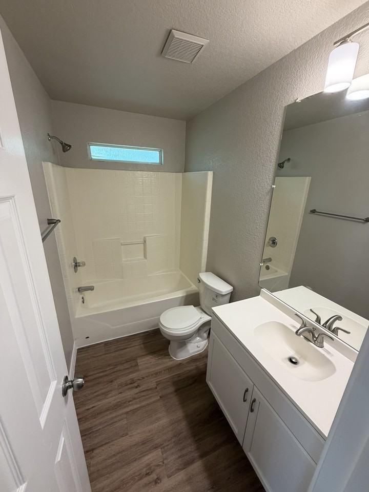 510 South Henderson Street - Photo 4 of 13