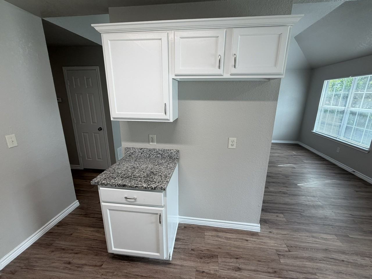510 South Henderson Street - Photo 3 of 13