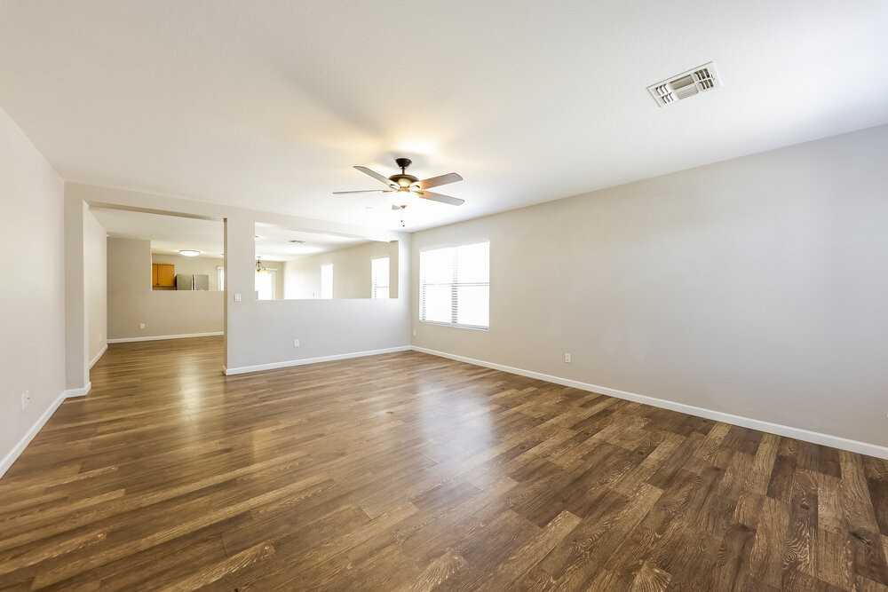11535 W Windrose Ave - Photo 4 of 16