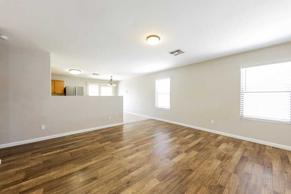 11535 W Windrose Ave - Photo 5 of 16