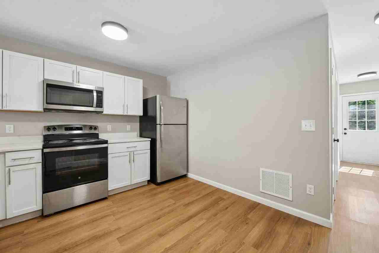 1282 Lockbourne Rd #B - Photo 3 of 17