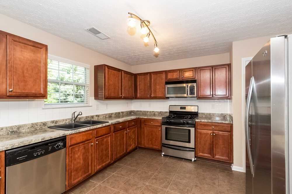86 Saint Charles Pl - Photo 5 of 16