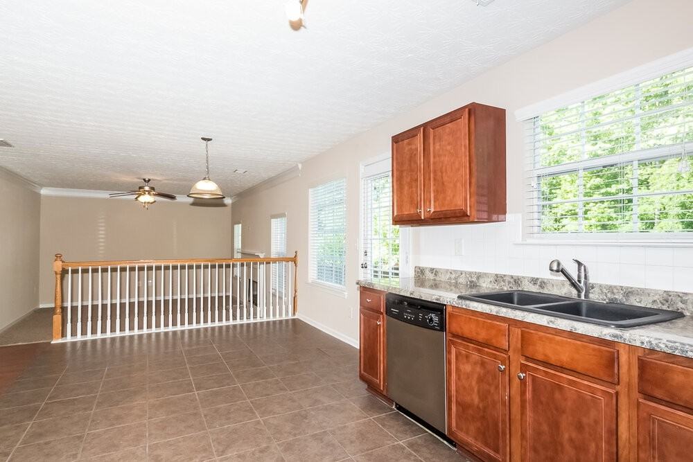 86 Saint Charles Pl - Photo 7 of 16
