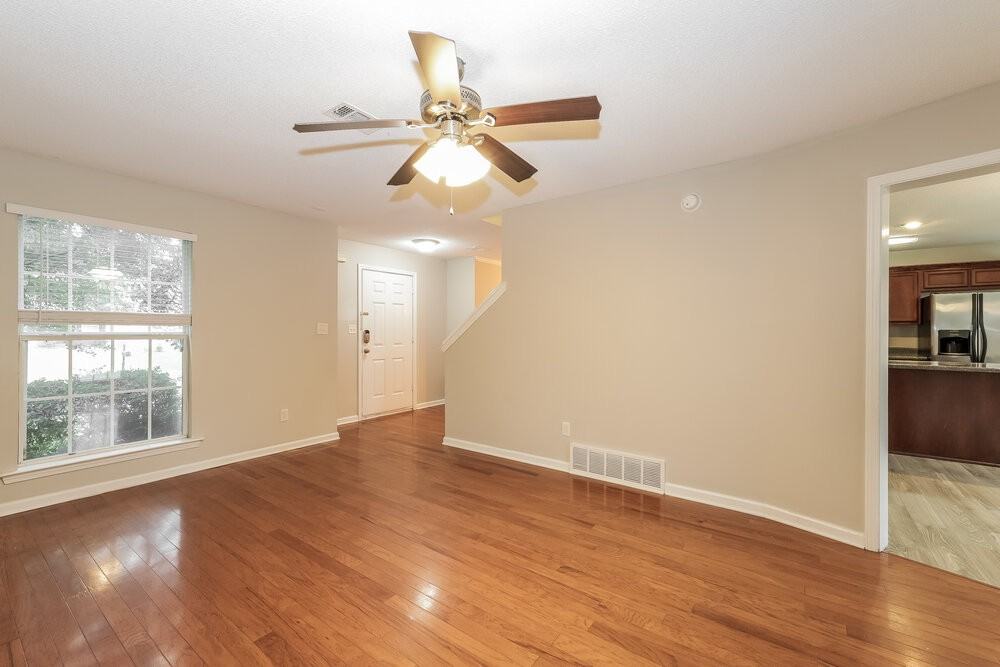 11667 Millwind Dr - Photo 5 of 17