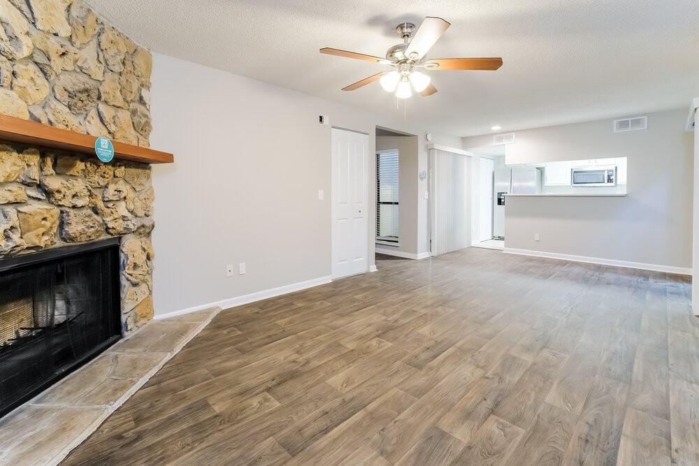 6911 Coleus Ct - Photo 4 of 17