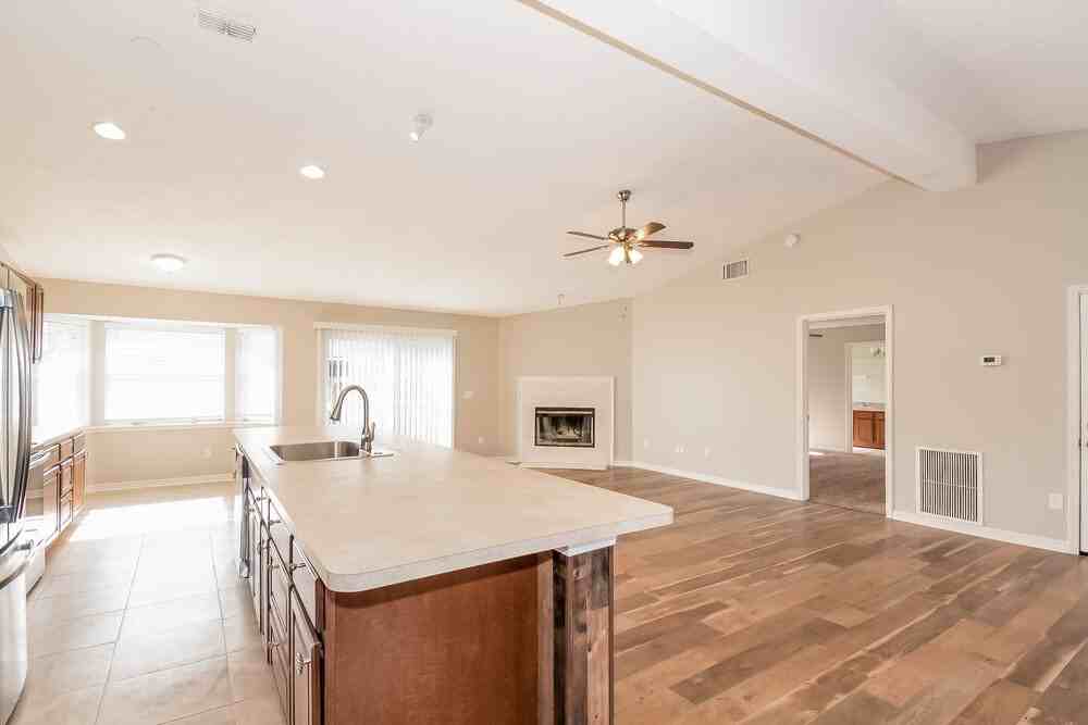 8448 Pikes Peak Dr N - Photo 2 of 15