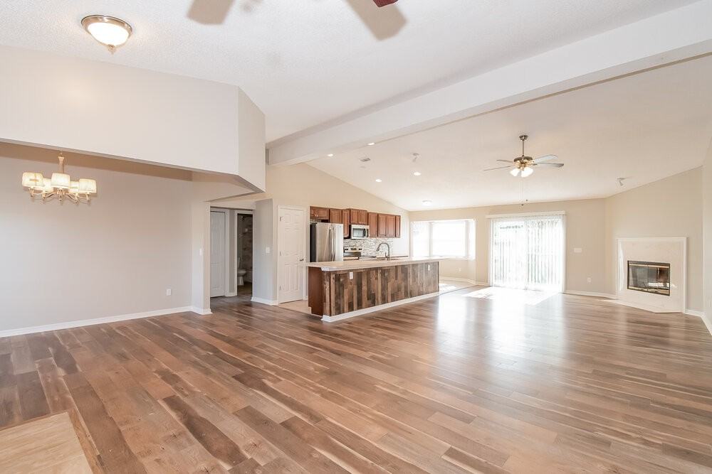 8448 Pikes Peak Dr N - Photo 5 of 15