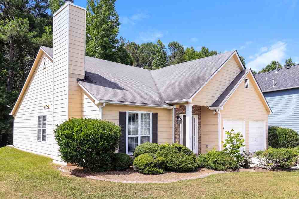 3195 Brookfield Dr - Photo 3 of 16