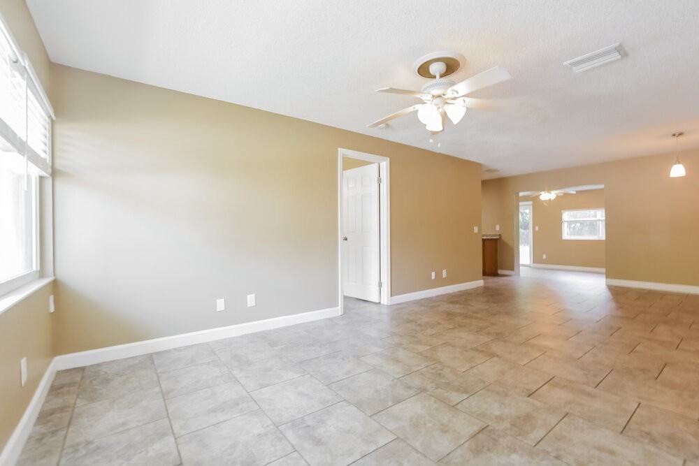 1264 Croftwood Dr - Photo 3 of 16
