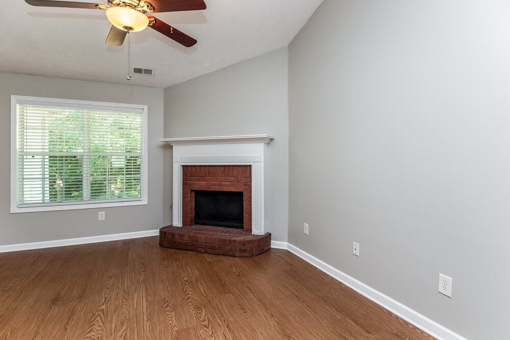 173 Waters Edge Dr - Photo 2 of 16