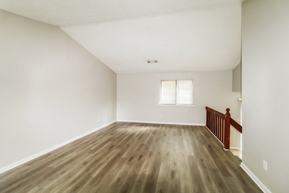 5292 Kinsdale Ln - Photo 5 of 18
