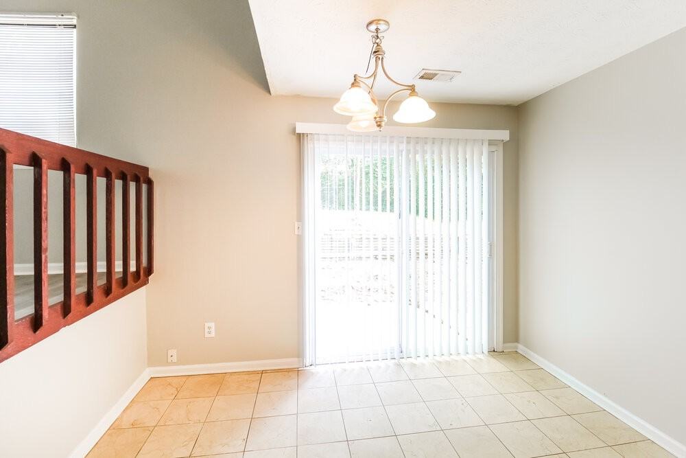 5292 Kinsdale Ln - Photo 6 of 18