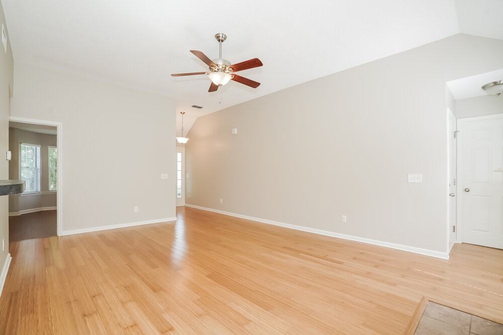 2007 Waterford Dr - Photo 4 of 16