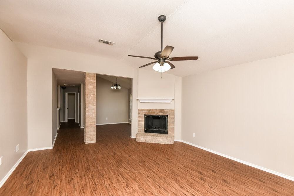 415 Faircrest Dr - Photo 4 of 16