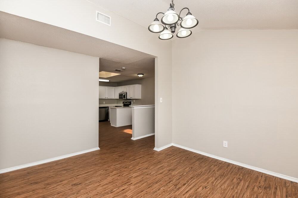 415 Faircrest Dr - Photo 6 of 16