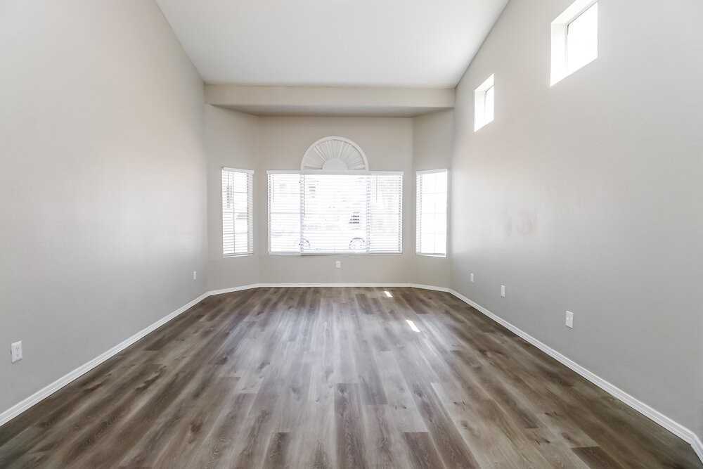 927 E Glenmere Dr - Photo 7 of 17