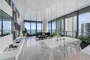 featured image of NE 31st St & Biscayne Blvd
