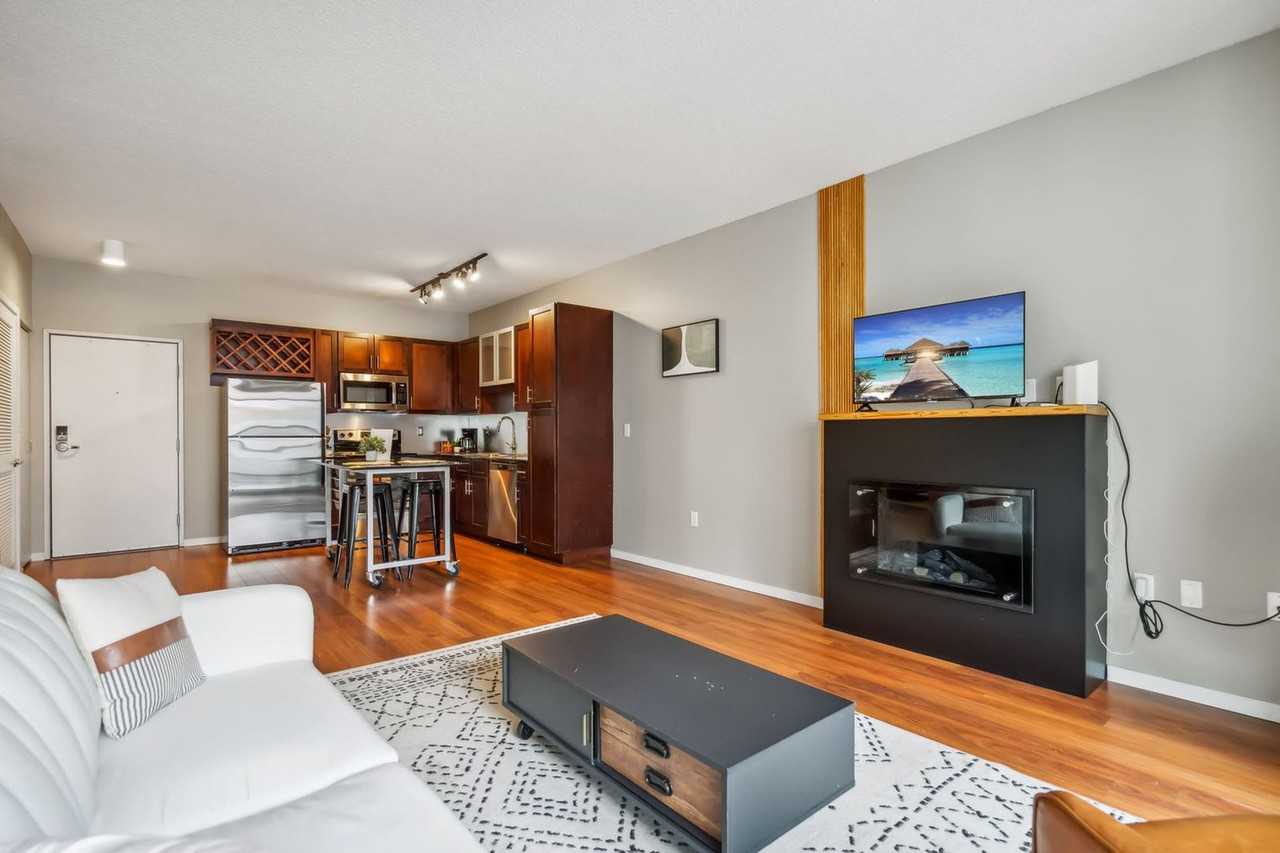 616 Washington Avenue South - Photo 3 of 36