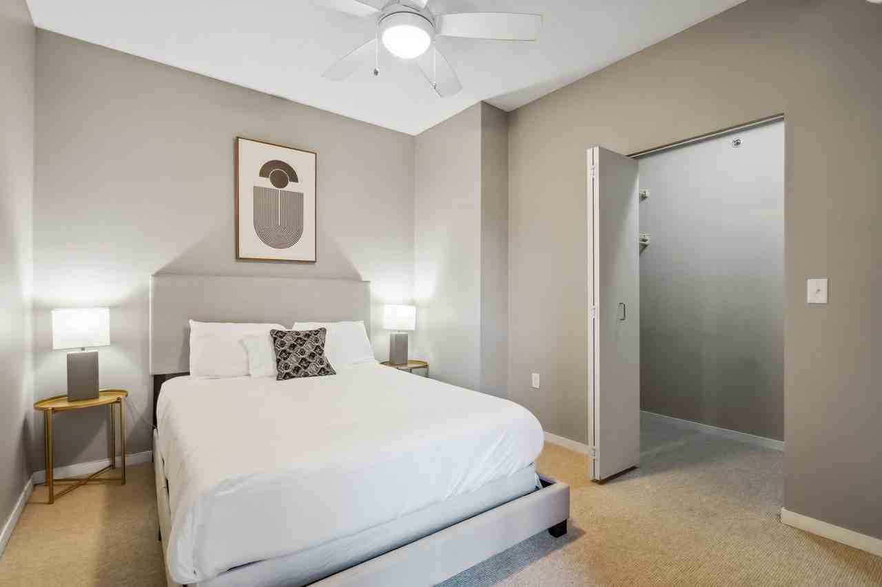 616 Washington Avenue South - Photo 4 of 36