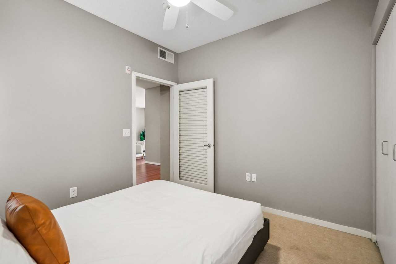 616 Washington Avenue South - Photo 6 of 36