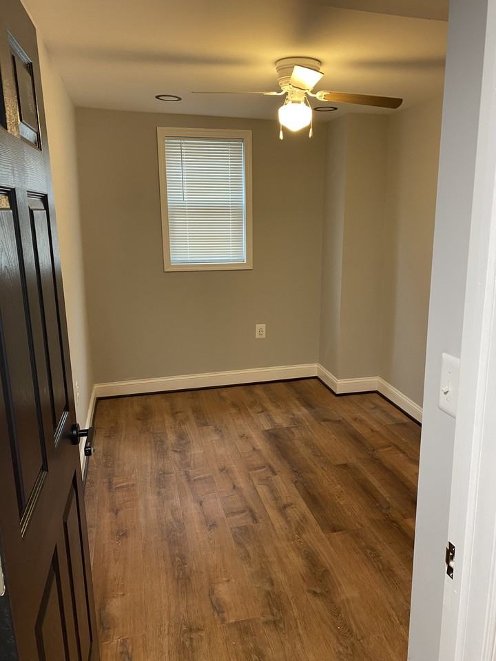 148 North East Ave - Photo 3 of 20
