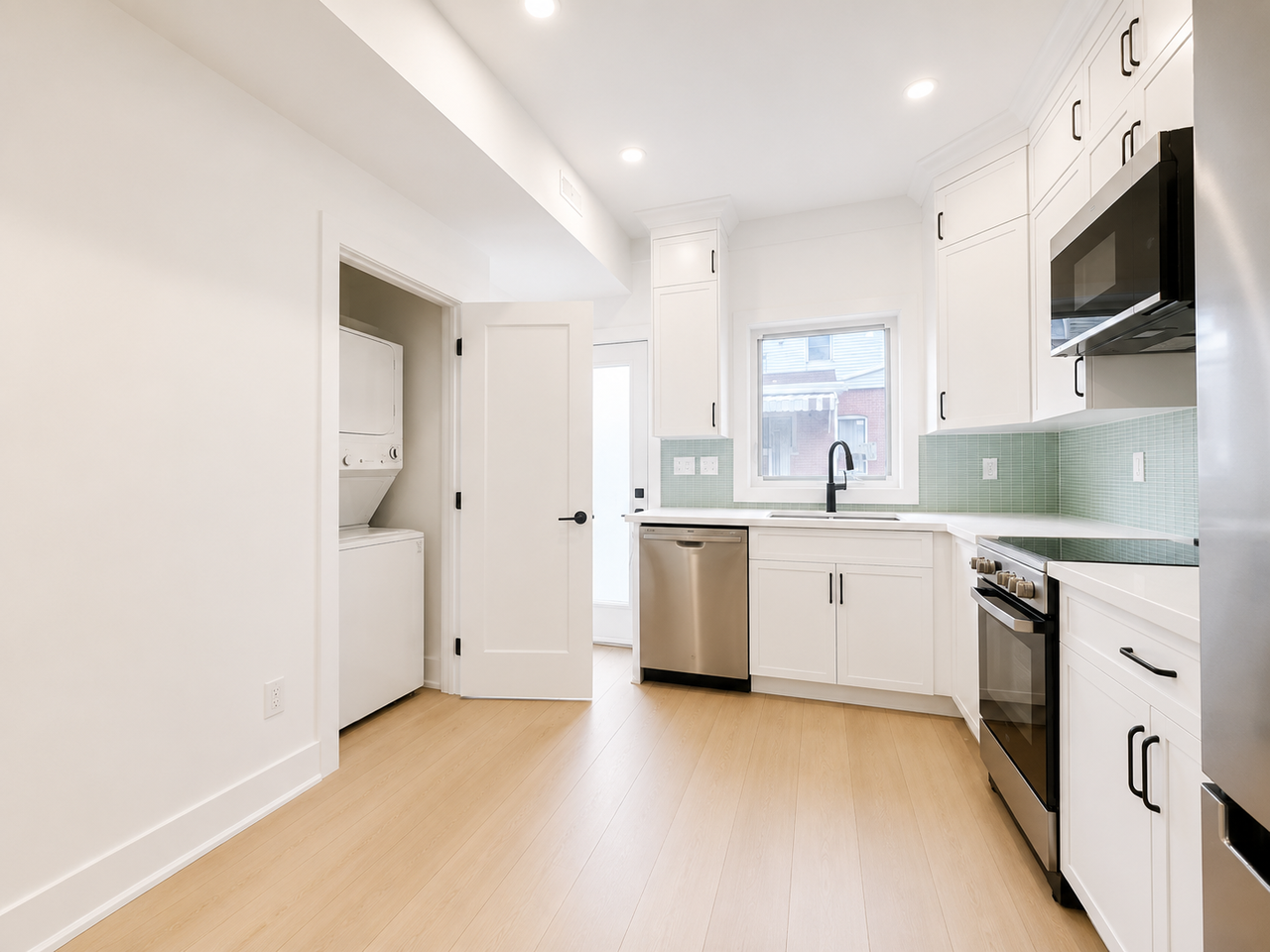 221 Earlscourt Avenue #3 - Photo 3 of 7