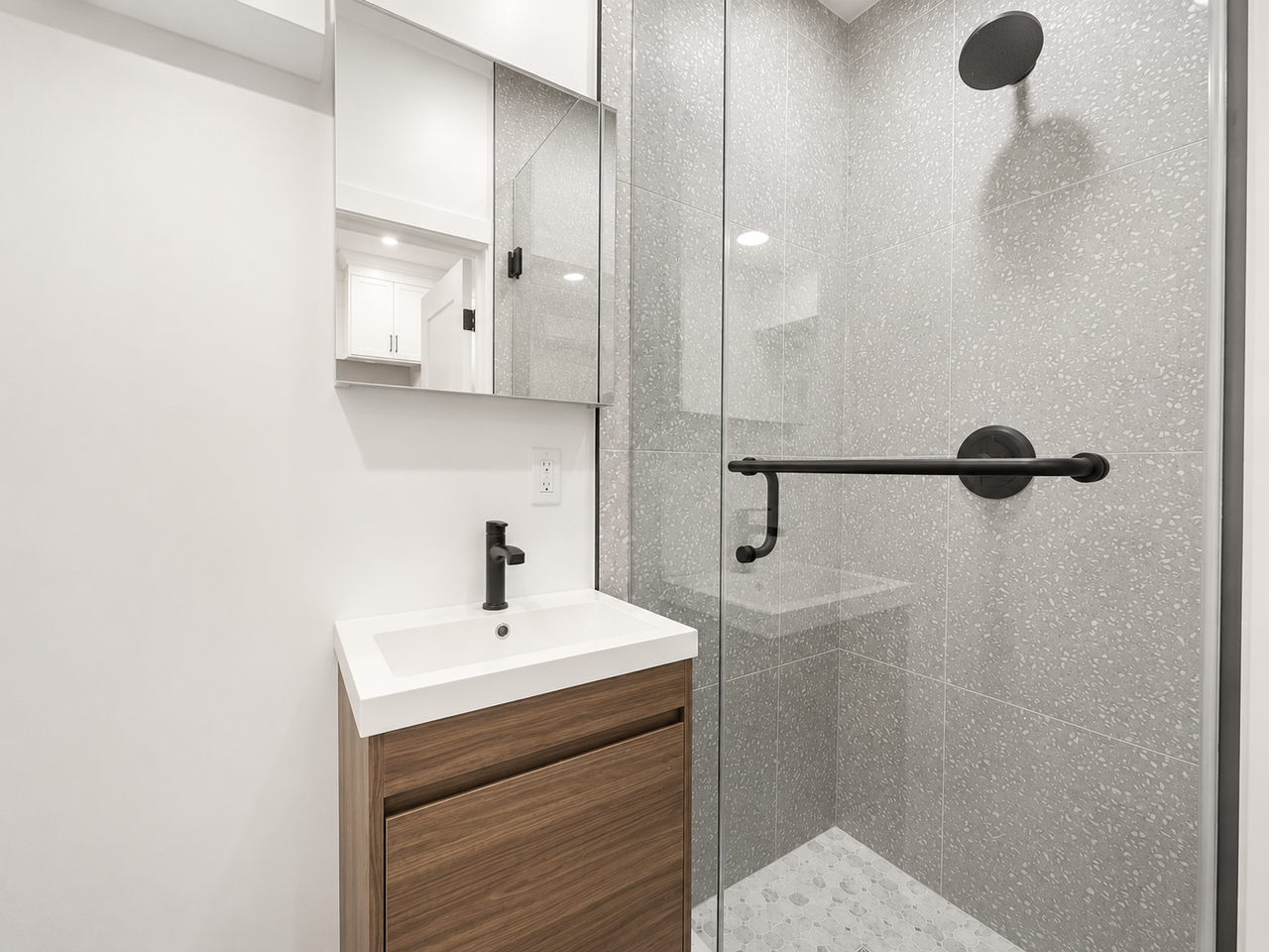 221 Earlscourt Avenue #3 - Photo 5 of 7