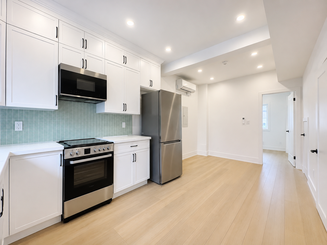 221 Earlscourt Avenue #3 - Photo 4 of 7