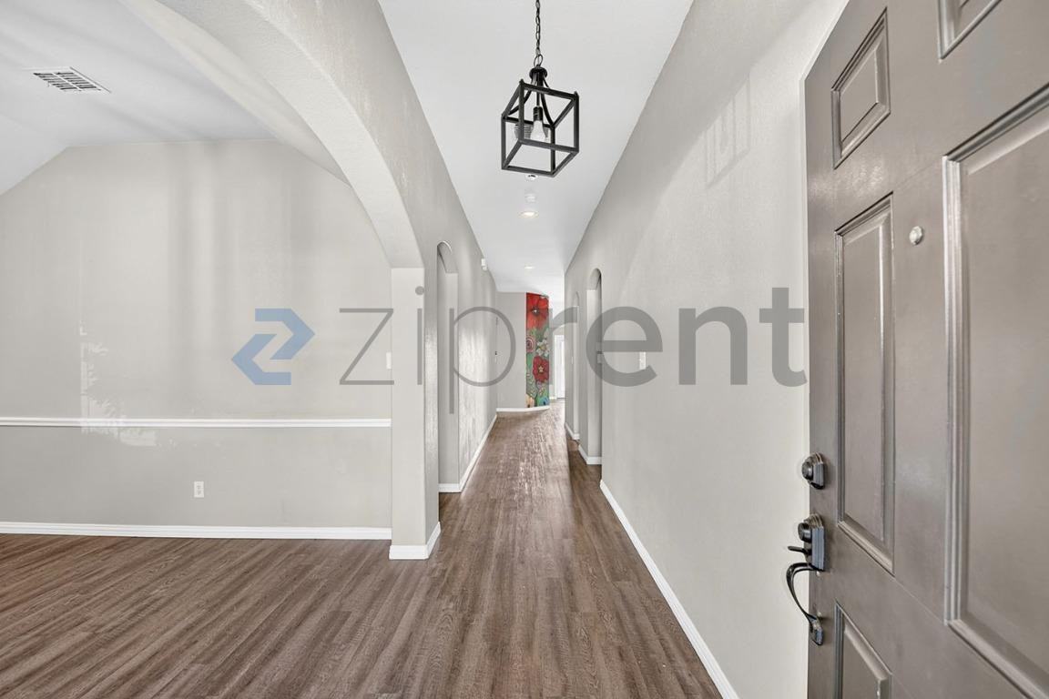 5228 Lake Grove Dr - Photo 5 of 27